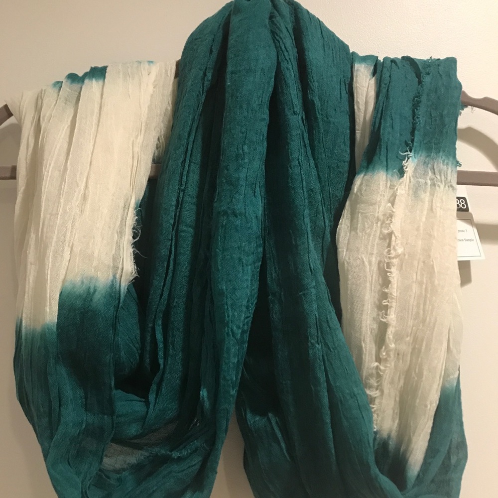 Scarf - Picture 2 of 3